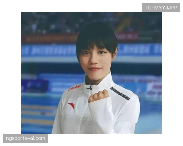 李冰洁训练场突然停下，周围队友全懵了，这日常也太奇怪了吧？